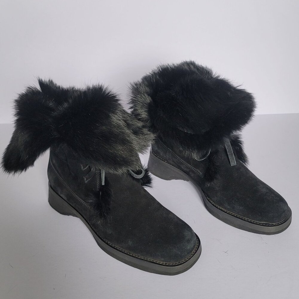 A.Testoni Women's Suede With Luxurious Fur Lining Boots. Size 7.5